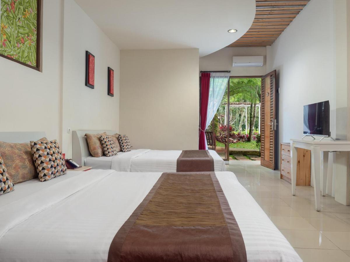 The Village Resort Богор Екстериор снимка