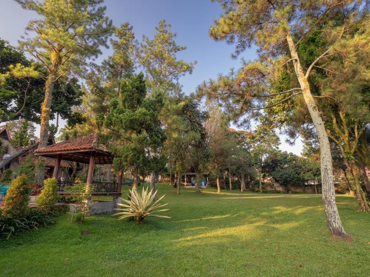 The Village Resort Богор Екстериор снимка