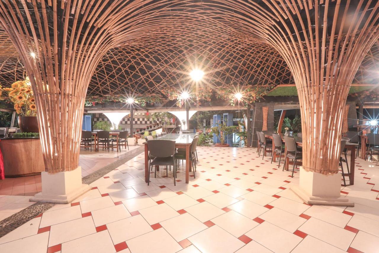 The Village Resort Богор Екстериор снимка