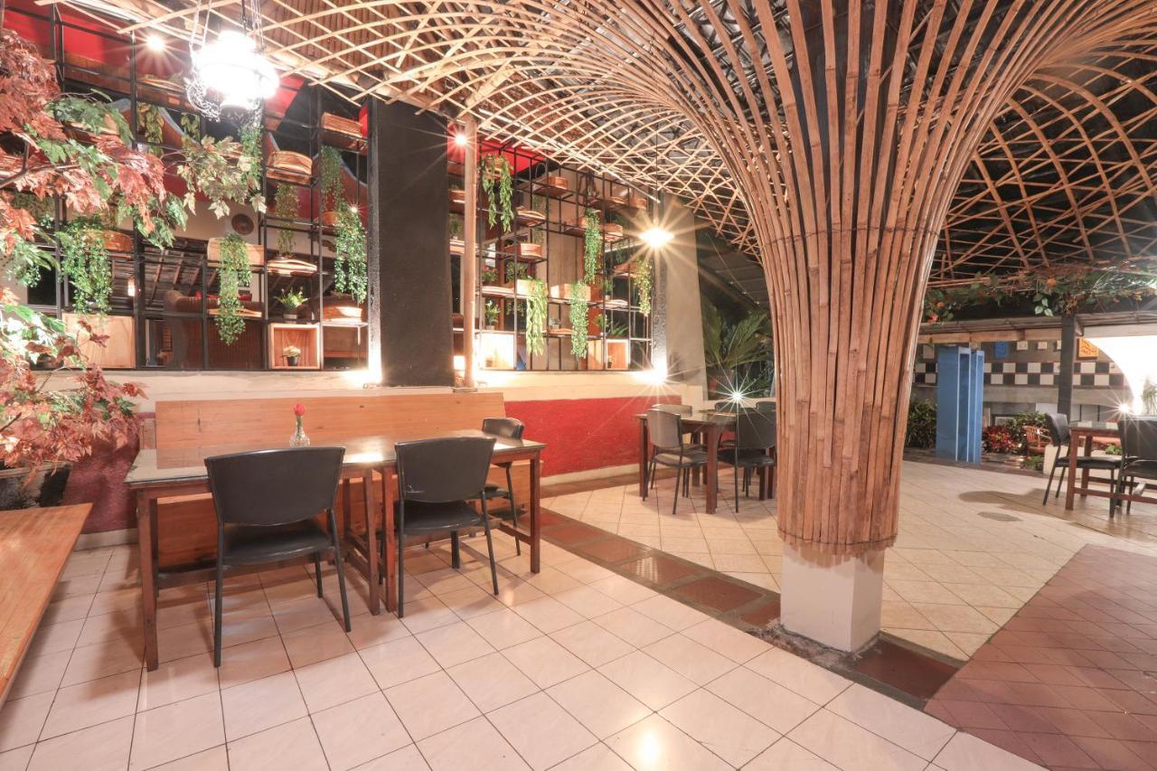 The Village Resort Богор Екстериор снимка